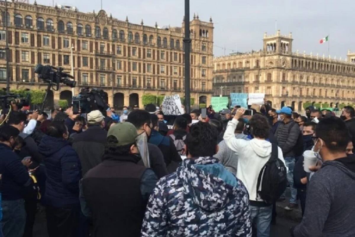 Policías protestan en Zócalo y piden renuncias de Sheinbaum y Harfuch