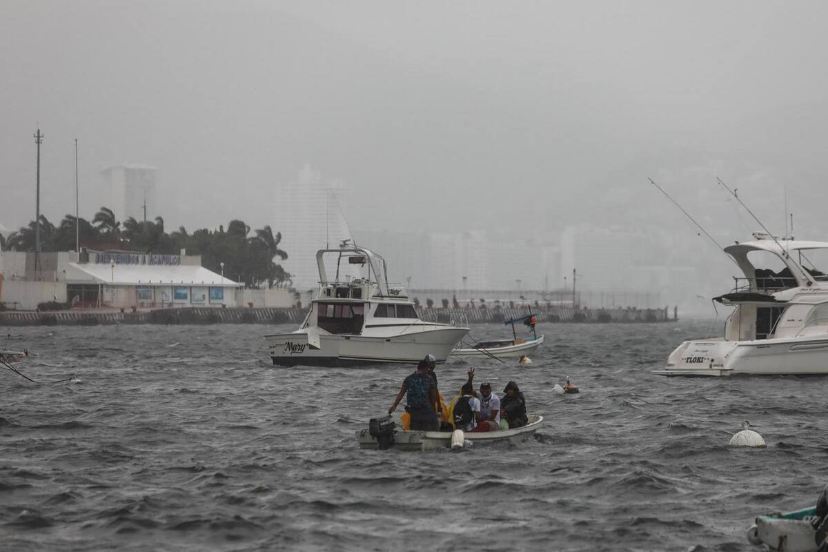 Huracán "Enrique" en categoría 1 provocará fuertes lluvias en México