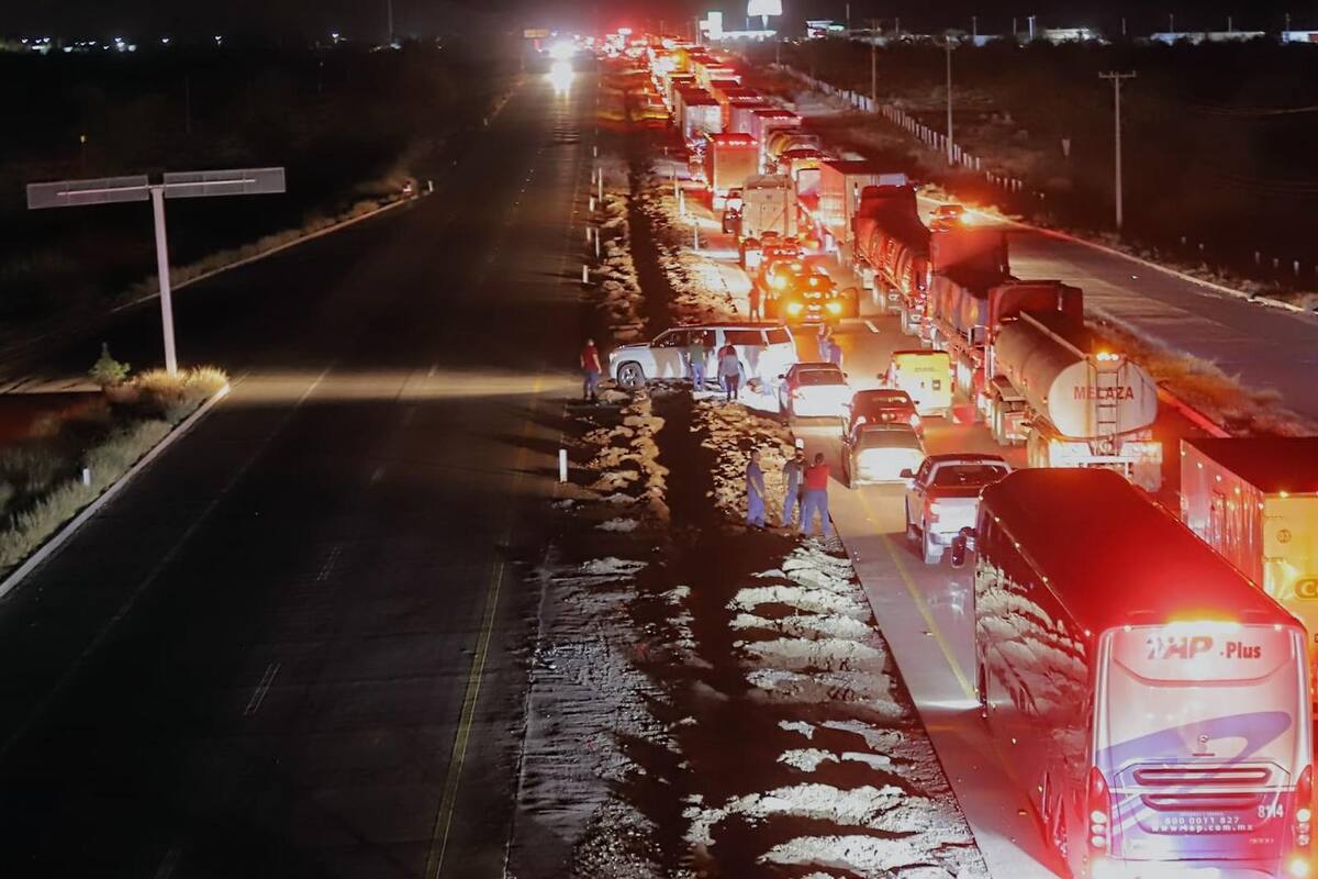 Bloquean entrada Sur de Hermosillo en protesta por falta de agua en Haciendas del Sur