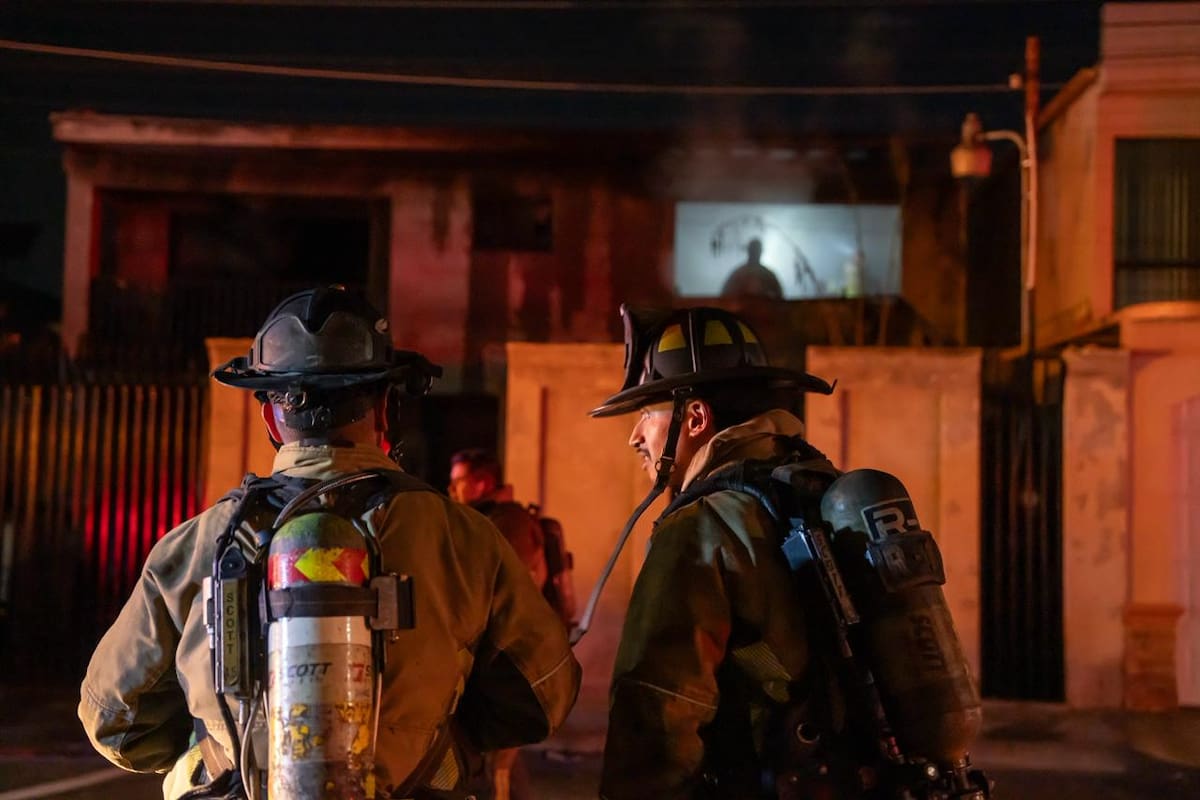 Incendio en vivienda de El Soler moviliza a bomberos y paramédicos