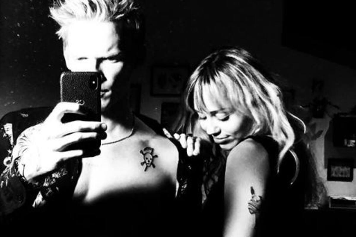 Cody Simpson señala que tiene una relación muy romántica con Miley Cyrus