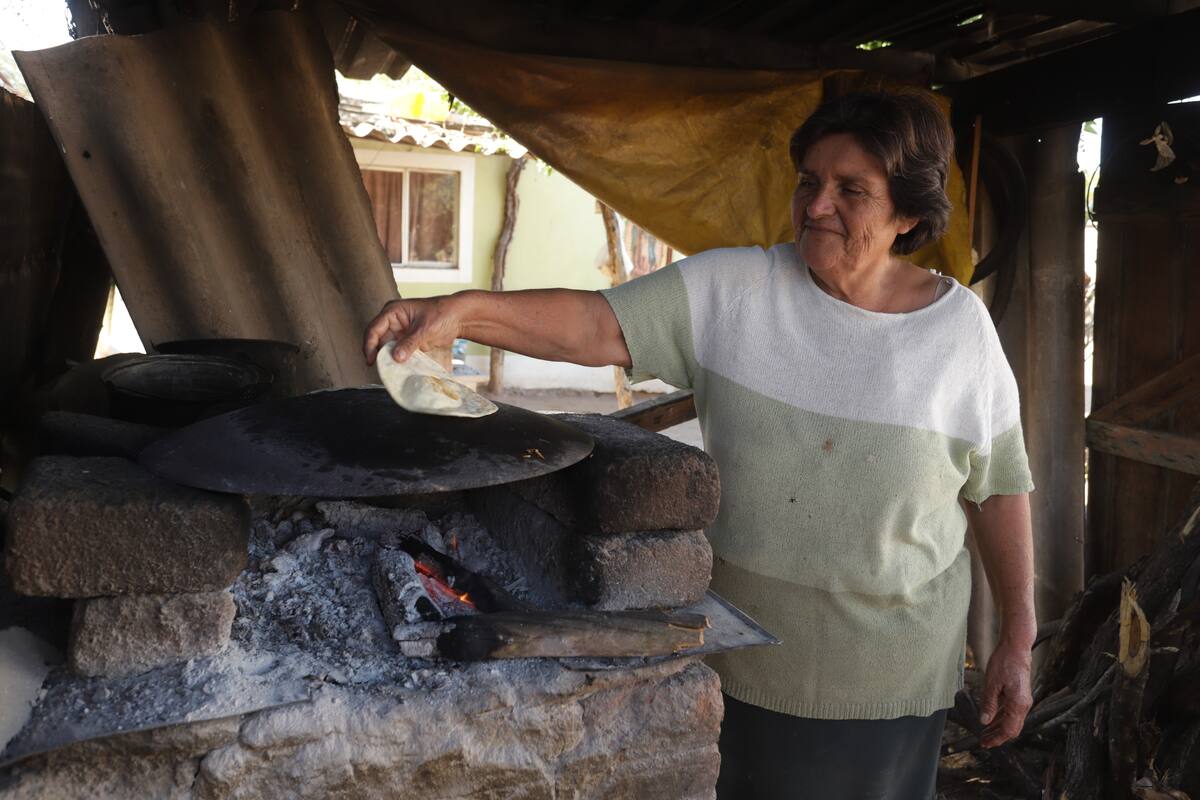 Cobertón Navideño El Imparcial: María Jesús y su hija trabajan con dedicación, pero aún así no les alcanza