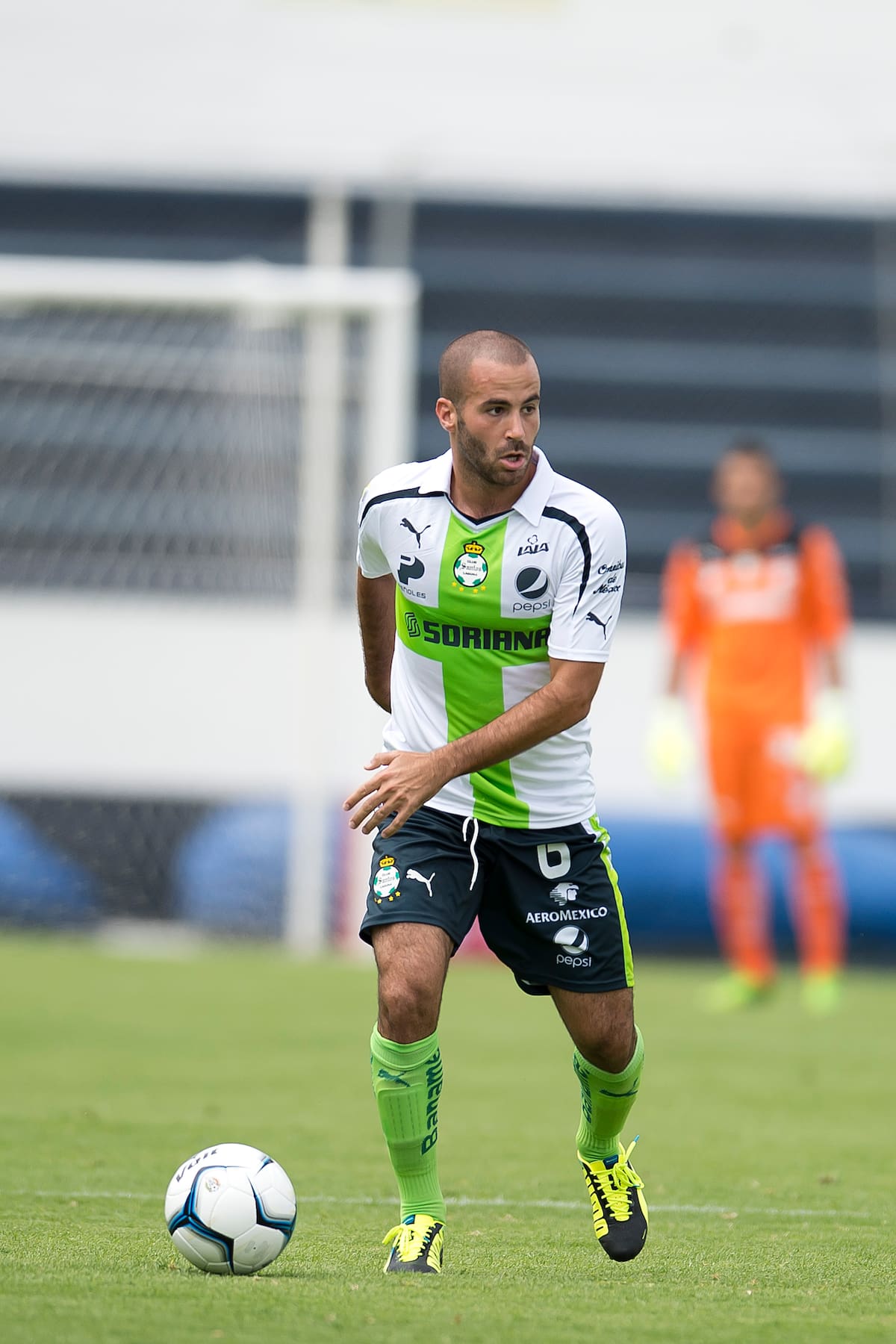 Marc Crosas jugando la Copa MX en juego entre el Santos Laguna y el Cruz Azul Hidalgo. (Foto: MEXSPORT/Omar Martínez)
