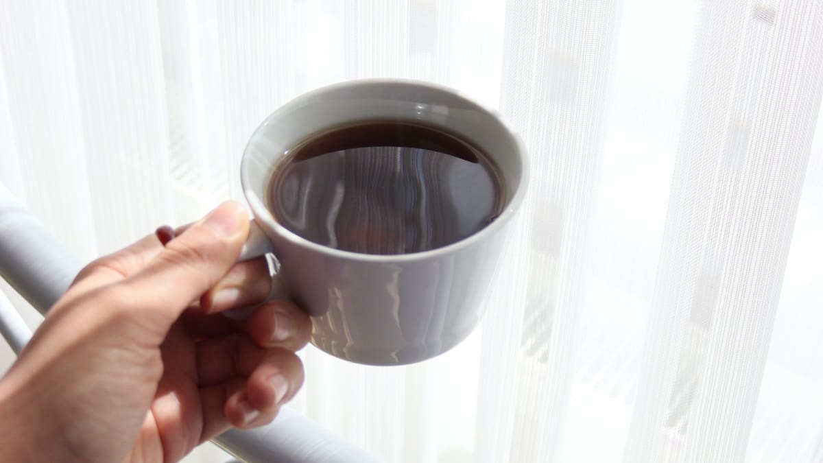 El café con canela y caramelo en el que tal vez no confías por su bajo precio de 66 pesos, pero demostró tener 114 miligramos de cafeína por taza según la Profeco
