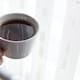 El café con canela y caramelo en el que tal vez no confías por su bajo precio de 66 pesos, pero demostró tener 114 miligramos de cafeína por taza según la Profeco