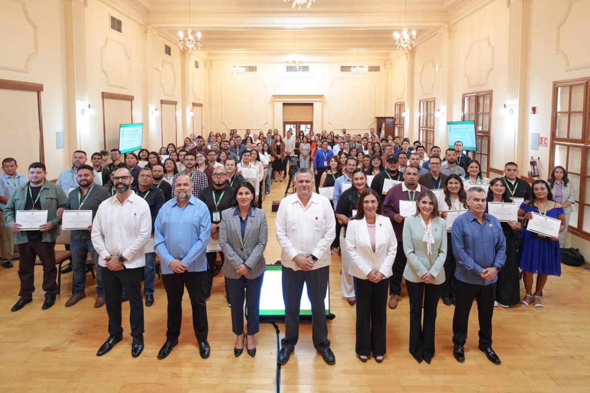 UABC otorga 90 bases laborales a personal administrativo y de servicios