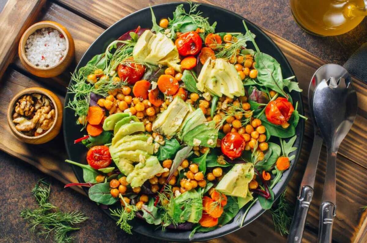 Ensalada de aguacate y garbanzos