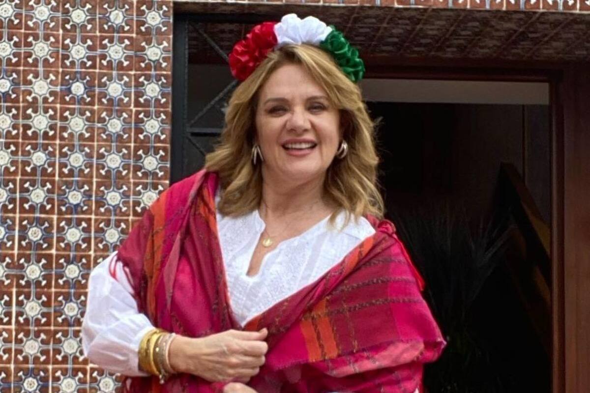 Erika Buenfil "irreconocible" con este maquillaje