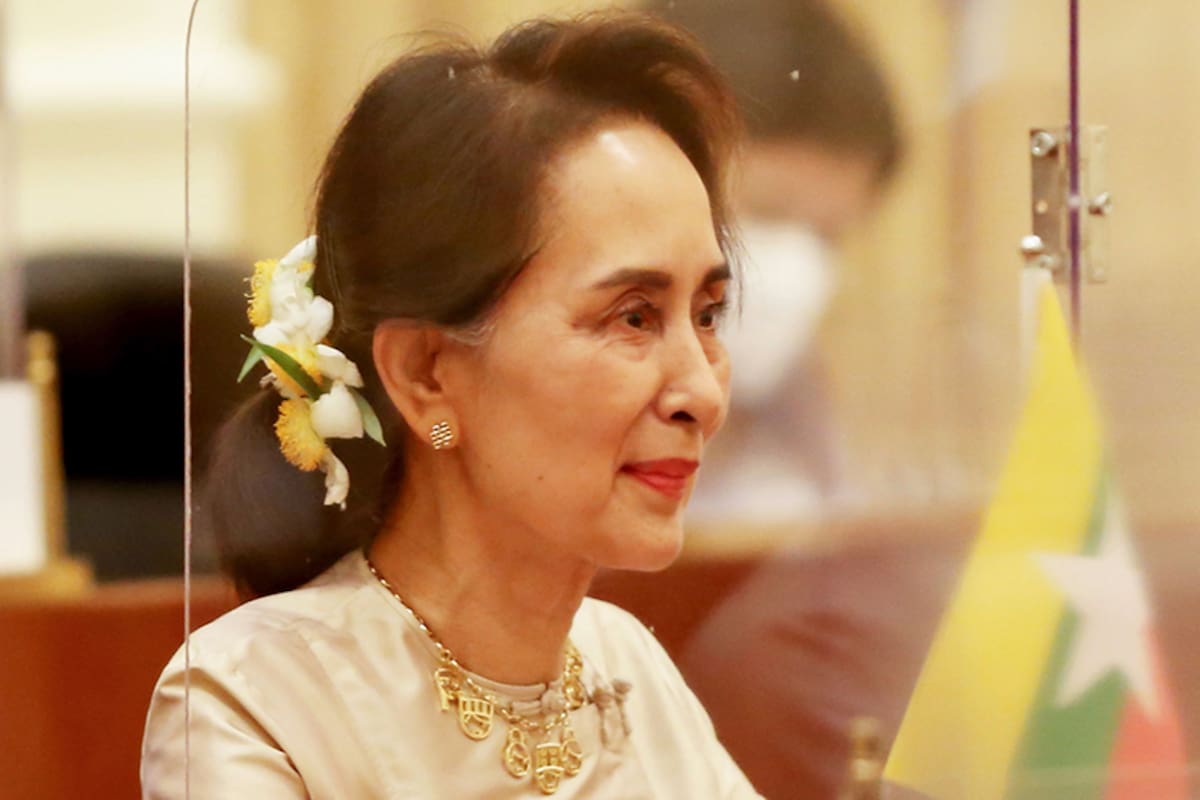 Aung San Suu Kyi, la premio Nobel de la Paz que luego recibió un golpe de Estado en Myanmar y actualmente está tras las rejas