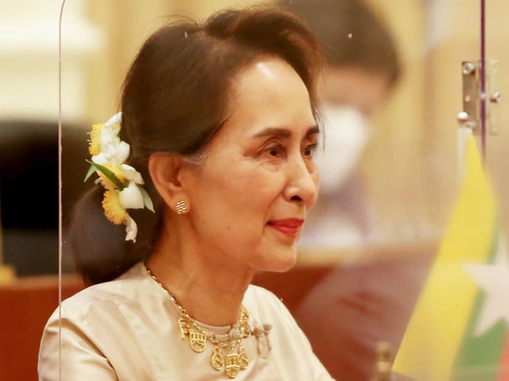 Aung San Suu Kyi, la premio Nobel de la Paz que luego recibió un golpe de Estado en Myanmar y actualmente está tras las rejas