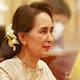 Aung San Suu Kyi, la premio Nobel de la Paz que luego recibió un golpe de Estado en Myanmar y actualmente está tras las rejas