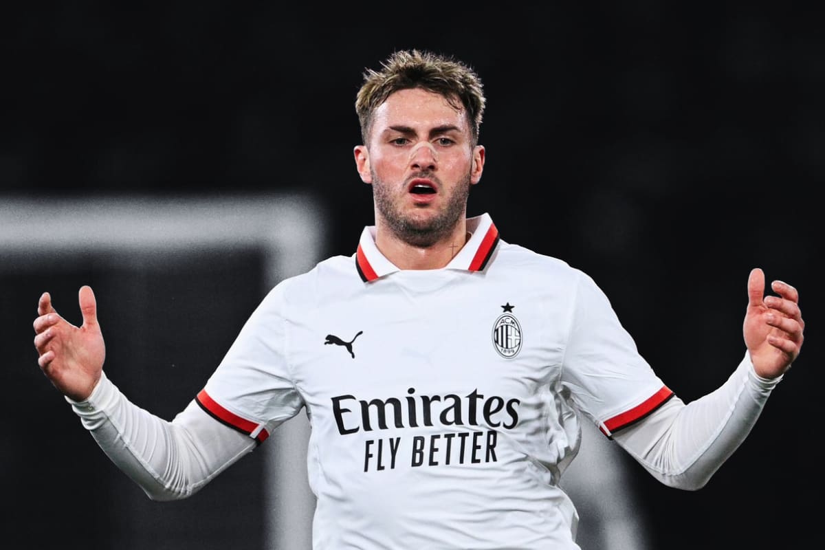 ¿Por qué van a operar de último momento a Santiago Giménez?