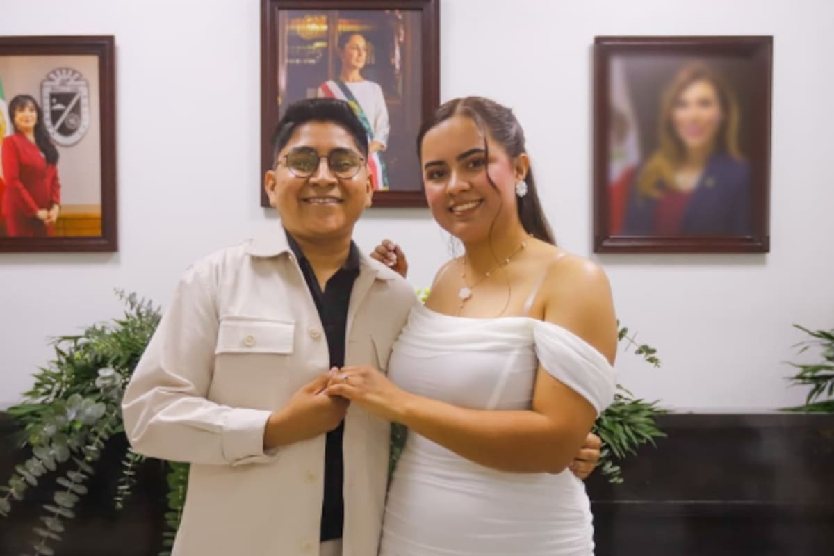 Celebran primera boda en el Teatro Lux del Centro Histórico