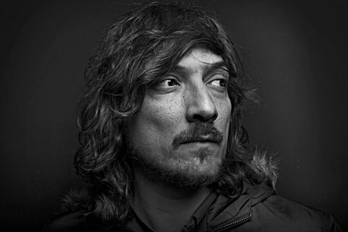 Vuelve León Larregui a Twitter para seguir defendiendo su postura contra la vacuna covid