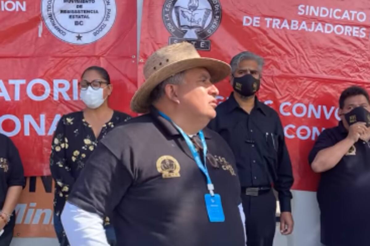 Maestros del SNTE Sección 2 contunúan con manifestaciones en BC