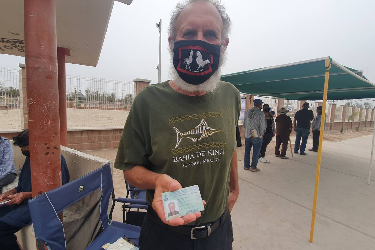 “Soy mexicano residente y sí me hace feliz ponerme la vacuna”