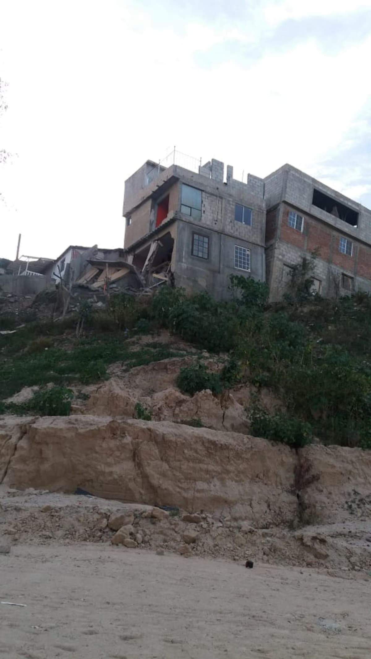 Familias señalan daños en 168 predios y estiman afectaciones superiores a 100 millones de pesos. Foto: Cortesía