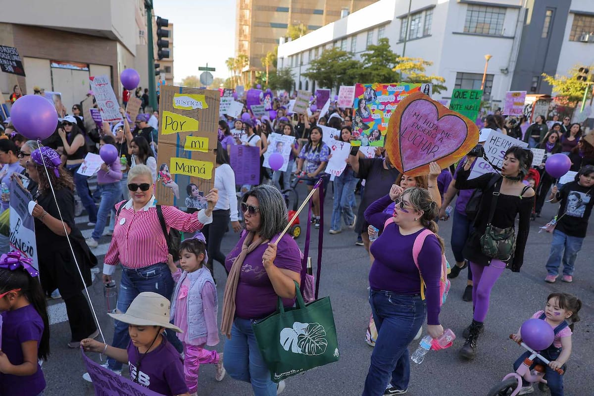 Exigen mujeres fin a la violencia y reclaman justicia en marcha masiva