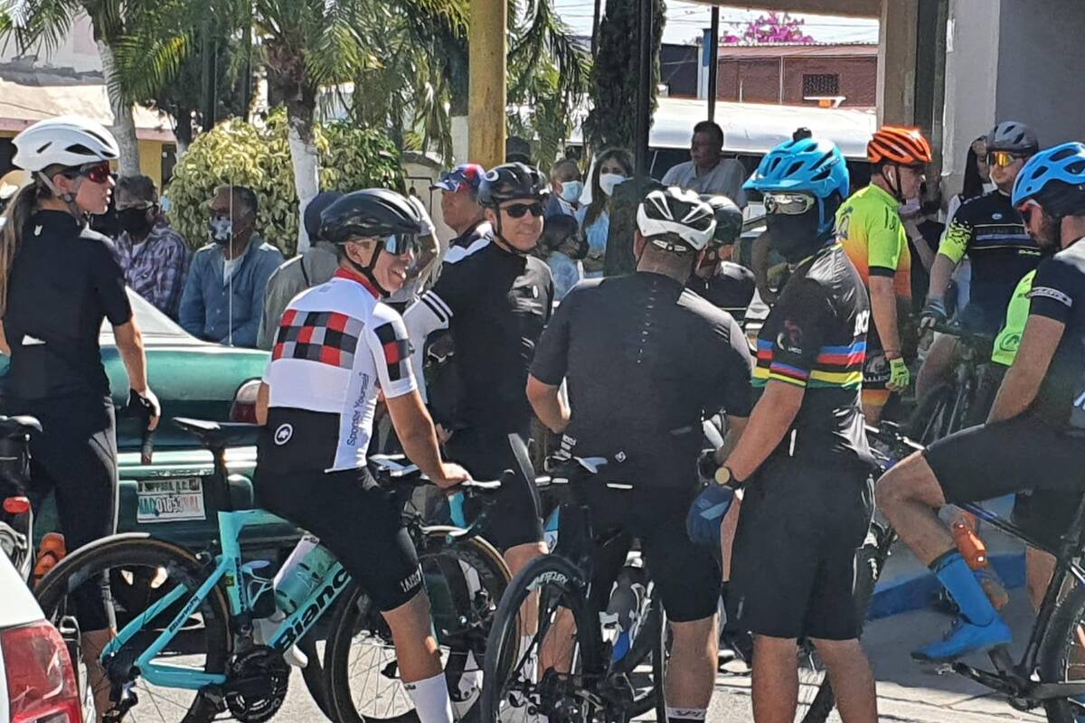 Dan última pedaleada al lado de Isaac, ciclista víctima colateral de ataque armado