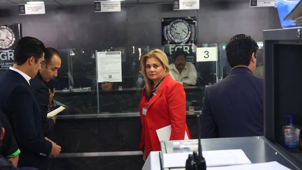 La familia de un militar estadounidense asesinado en Ciudad Juárez en 2025 presentó una denuncia ante la Fiscalía General de la República (FGR) contra la gobernadora de Chihuahua, Maru Campos, por presuntamente haber ocultado información sobre operaciones de agentes estadounidenses en el estado