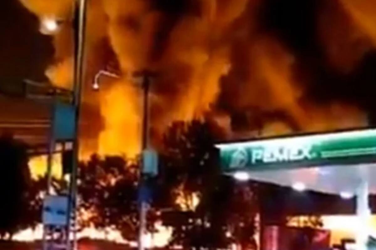 Mueren dos menores en incendio en Central de Abastos en CDMX