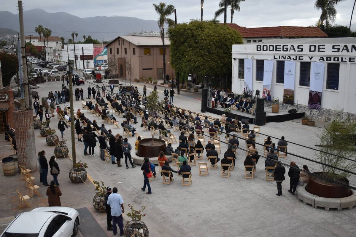 Abre primera etapa en Ensenada de la Plaza Santo Tomás