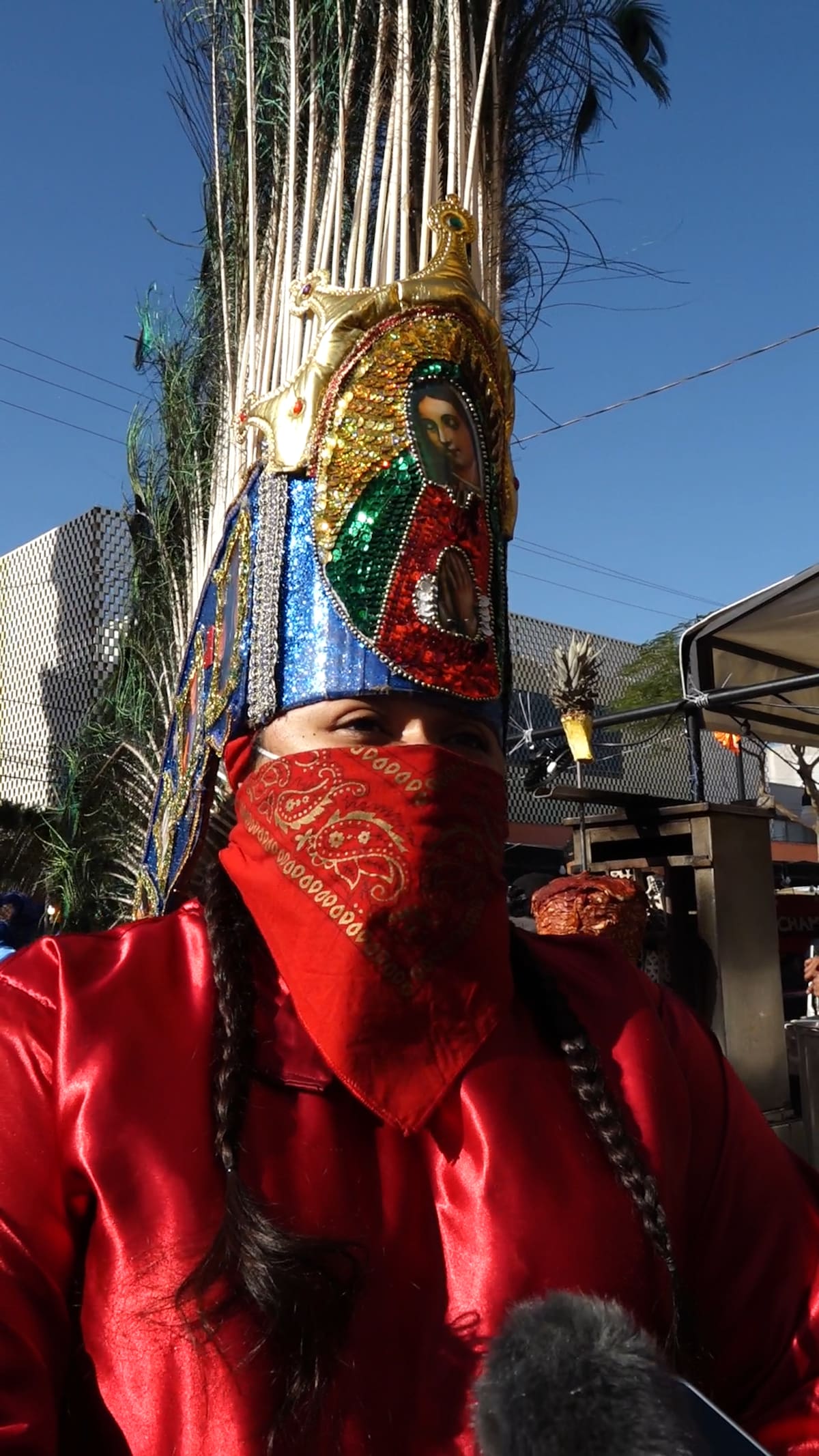 Para ella, danzar es una forma de simbolización en la cual se presentan ante la Virgen de Guadalupe l Foto: Arturo Ceseña