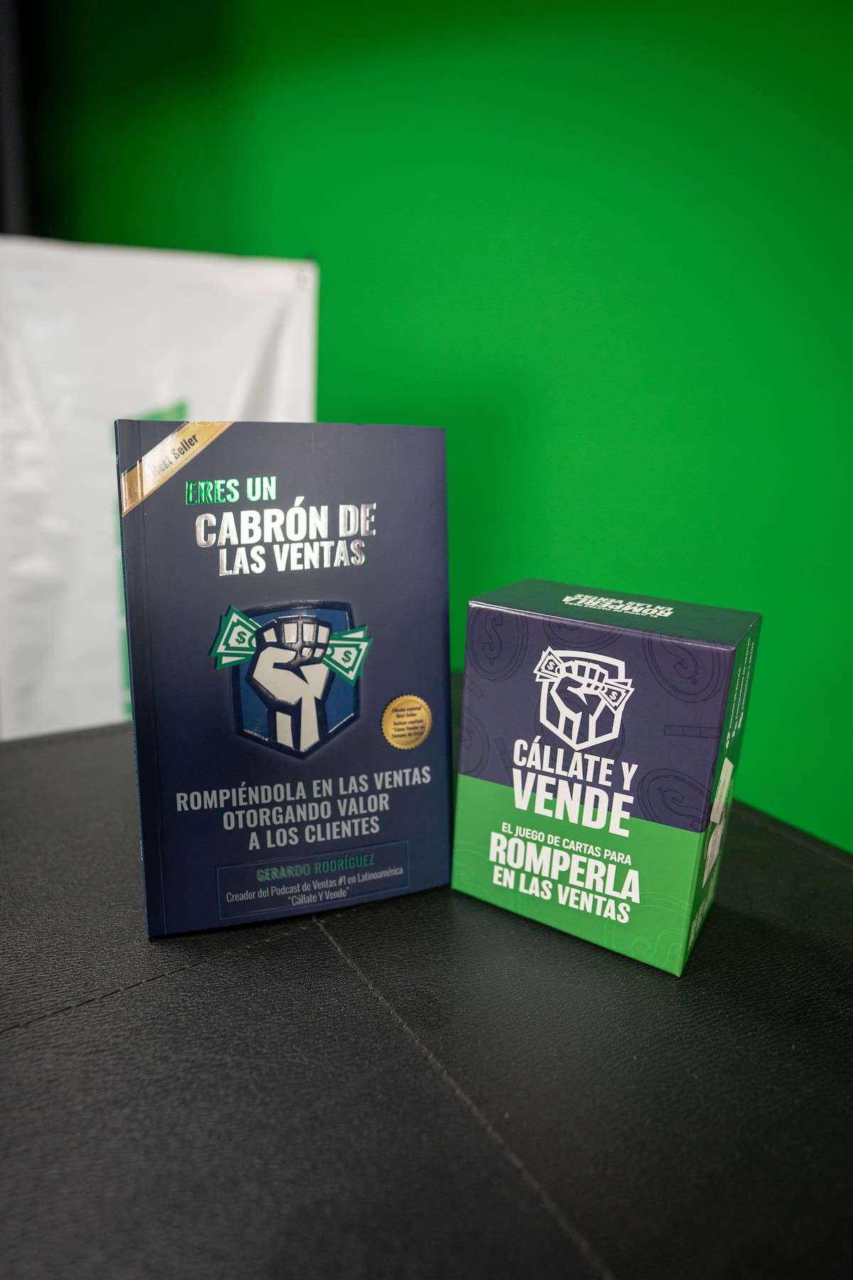 creador del podcast de ventas número uno en Latinoamérica Cállate y vende, además de convertirse en autor del best seller Eres un cabrón de las ventas l Foto: Aurora Quezada