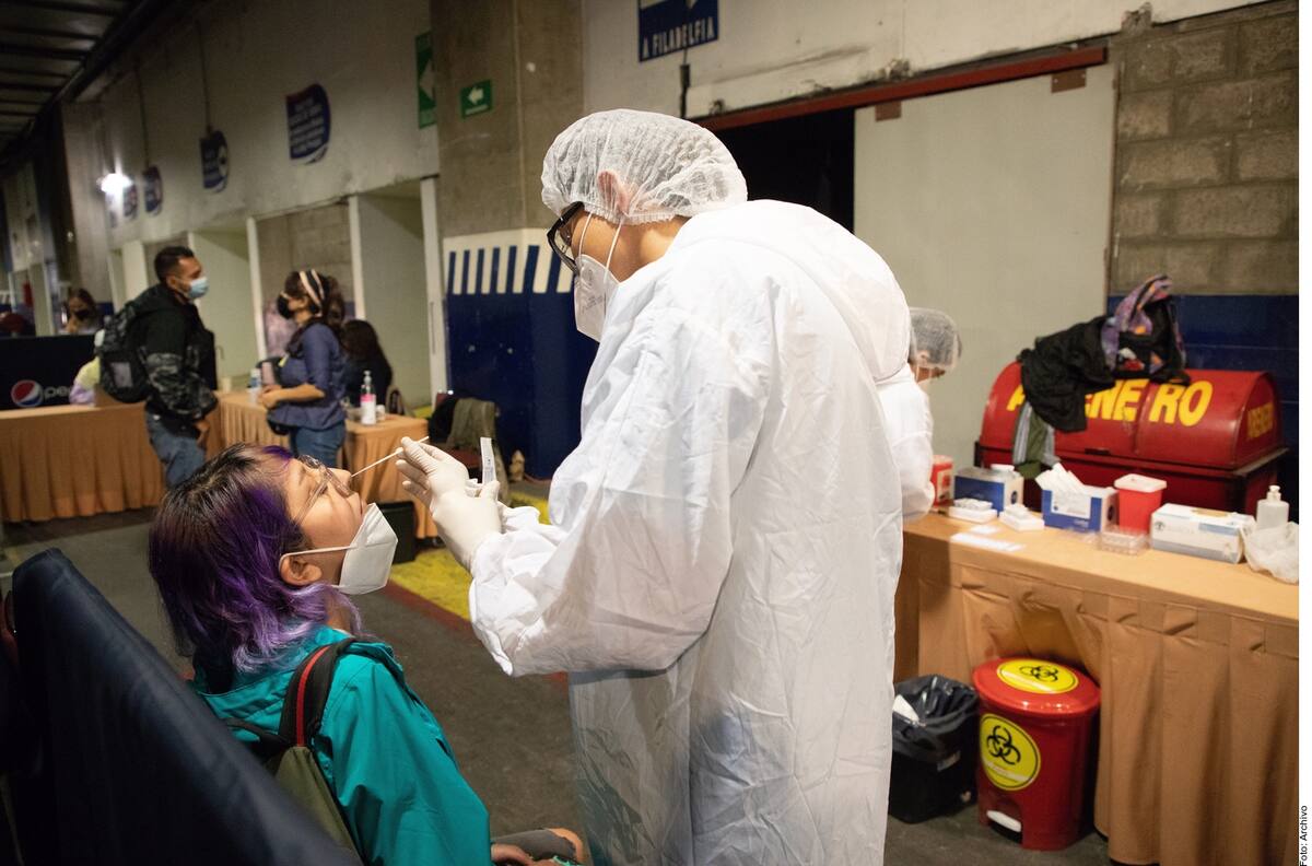 La Organización Mundial de la Salud (OMS) reportó que en el caso de México la tasa de positividad de Covid-19 aumentó 14.5 puntos respecto al 24 de junio. FOTO: AGENCIA REFORMA