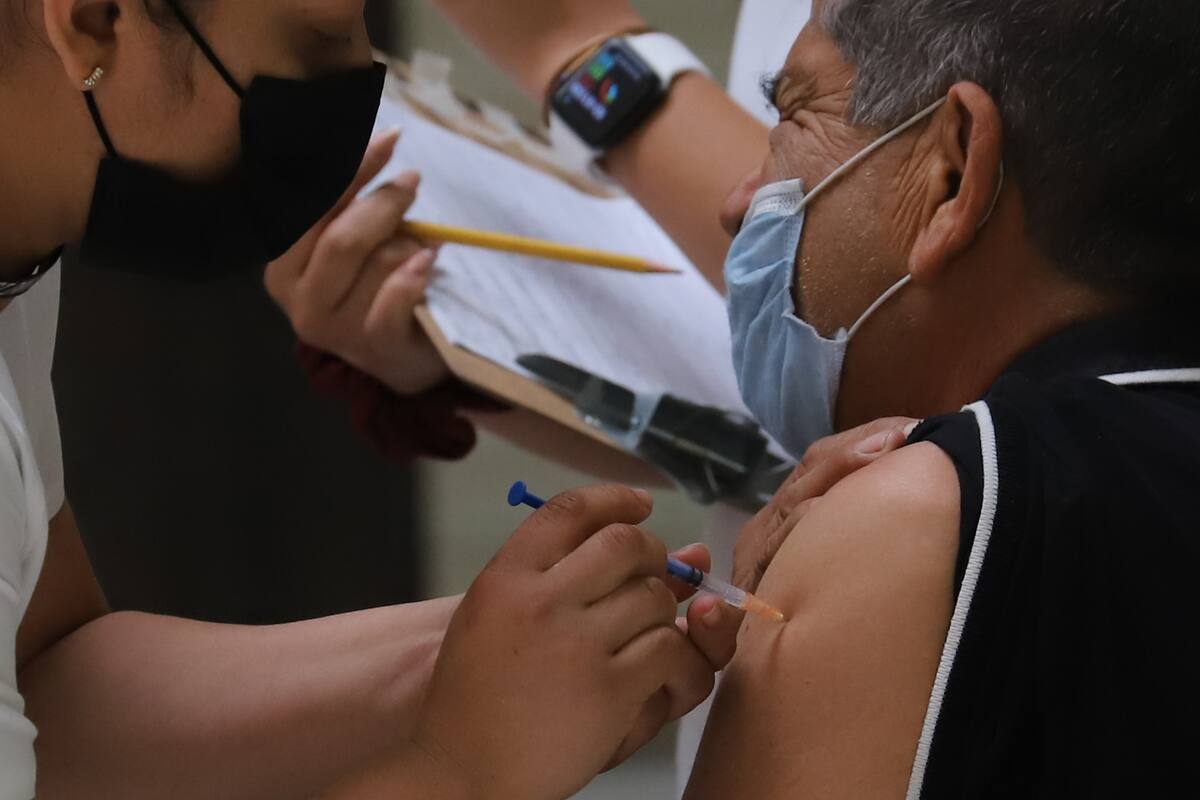 Esperan 5 mil vacunas para primeras dosis en BC