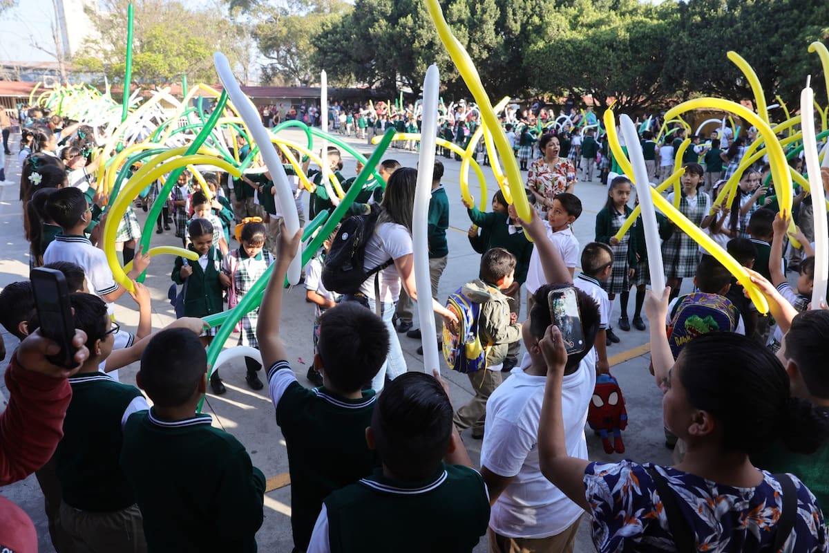 Regresaron miles a clases en Tijuana