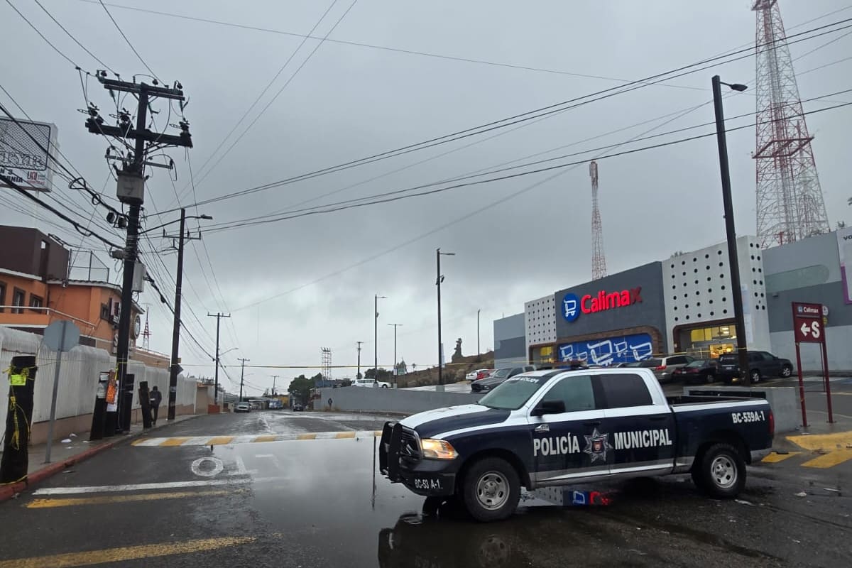 Lluvias en Tijuana dejan 64 incidencias y siete rescates