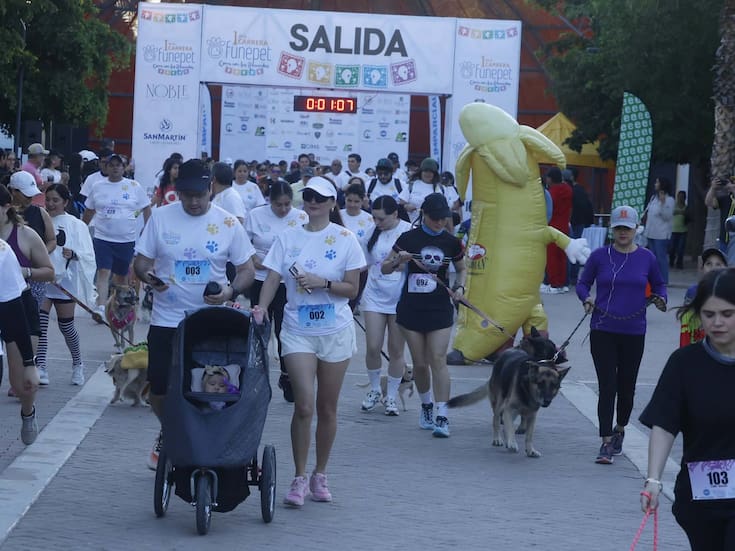 Se lleva a cabo la primera edición de la Carrera Funepet junto a más de 280 competidores con sus mascotas en el Parque Madero