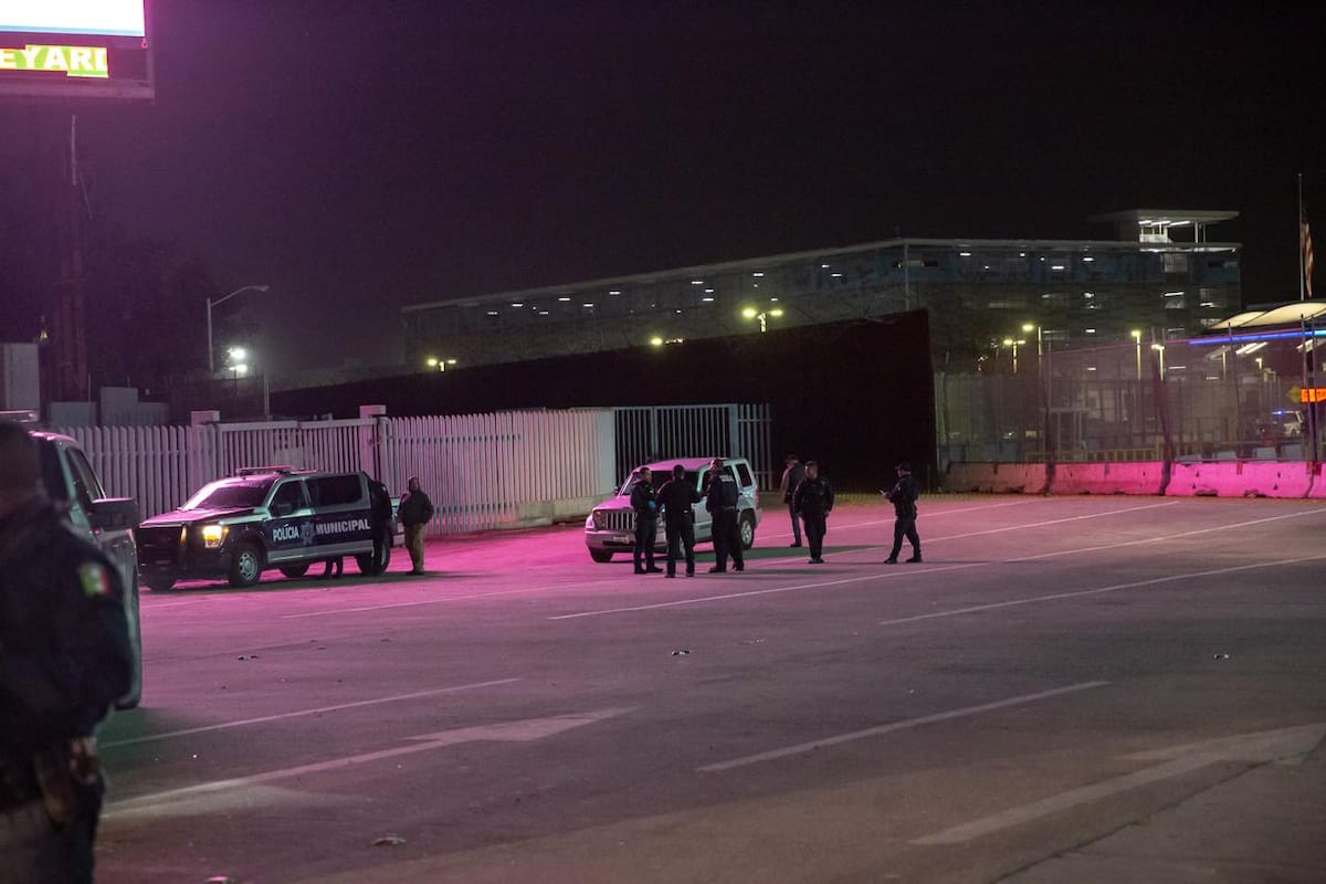 Un conductor estadounidense fue asegurado tras huir desde Zona Centro. Foto: Border Zoom