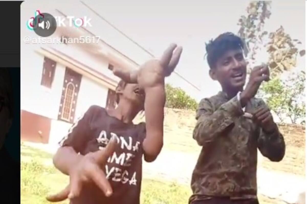 Joven con las manos gigantes se vuelve viral en Tik Tok