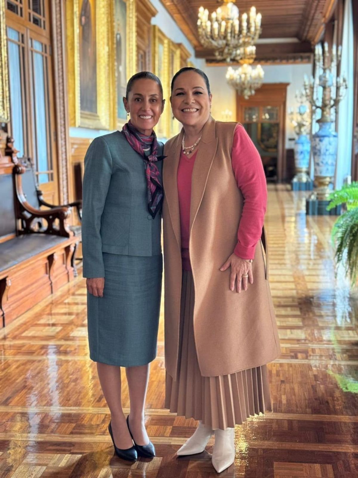 La presidenta Claudia Sheinbaum junto a Mónica Fernández, titular del INDEP. | Crédito: X @monicaferbal