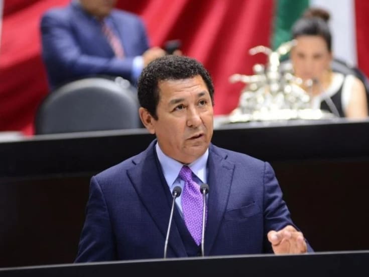 Autoridades migratorias de EEUU mantienen bajo interrogatorio a legislador mexicano