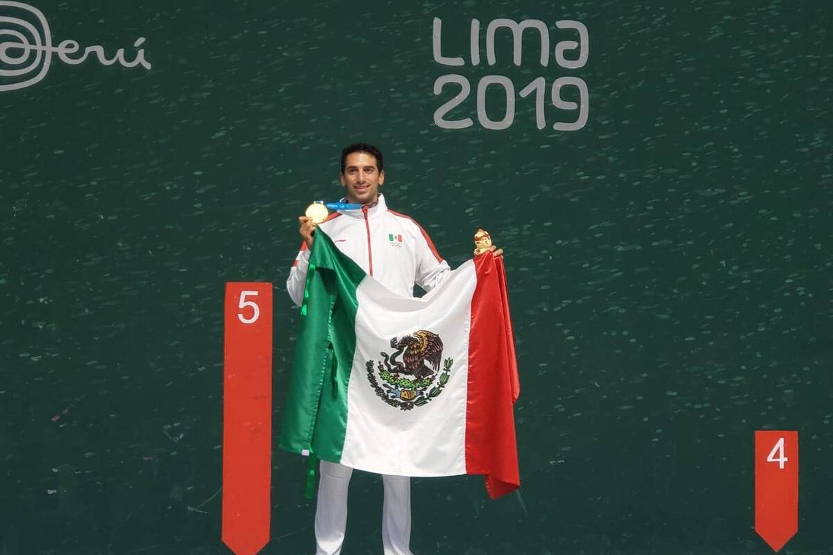 AMLO reconoce a deportistas Panamericanos por récord de medallas