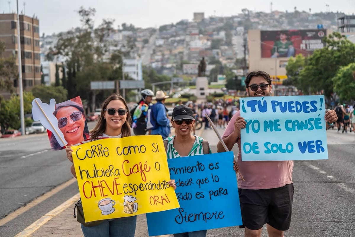 Daniel Valdez conquistó por segundo año consecutivo el Medio Maratón de Tijuana tras un cierre de fotografía, mientras la ecuatoriana Patricia Ortiz ganó la rama femenil.
Fotos: Border Zoom.