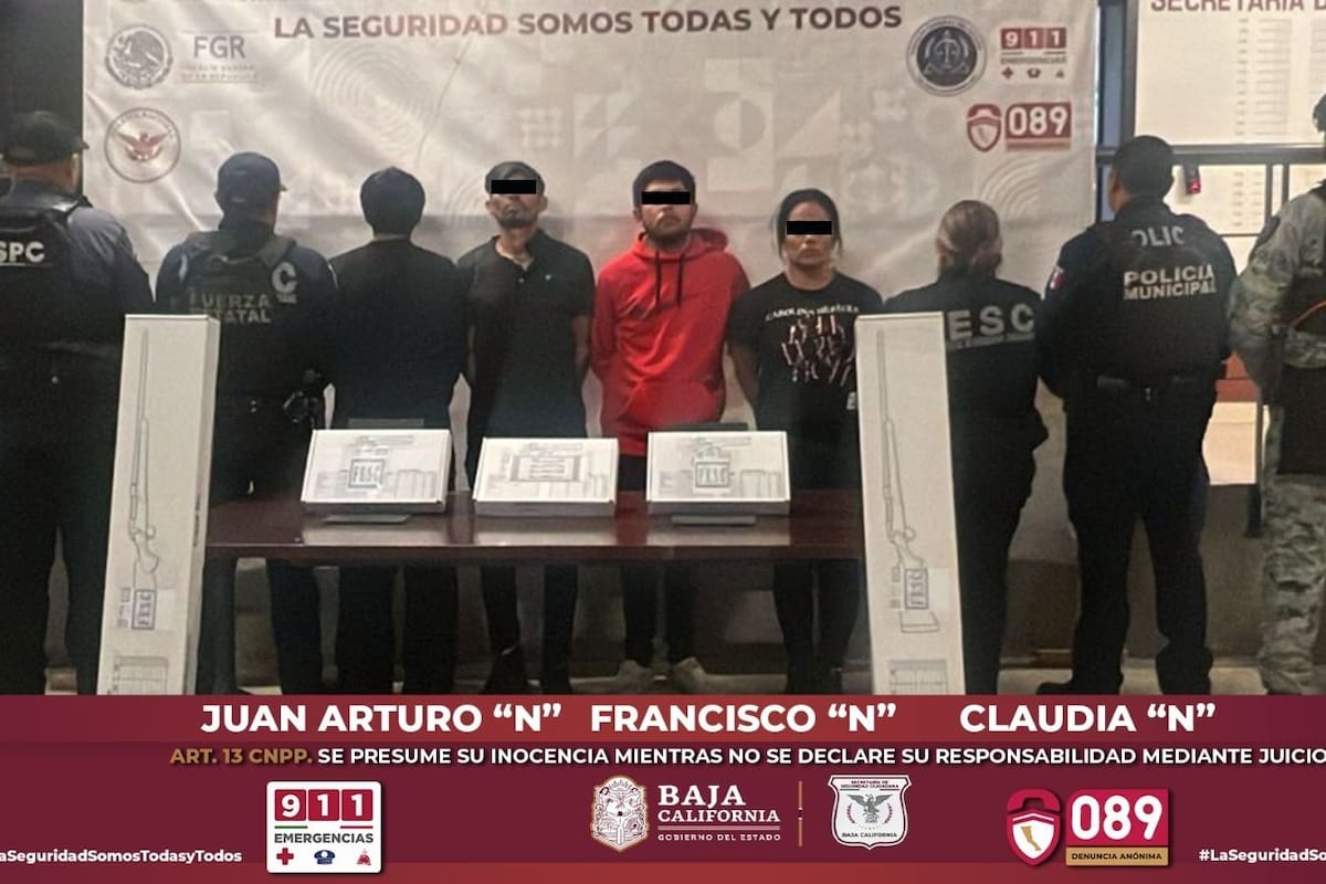 Aseguran a cuatro personas y decomisan arsenal