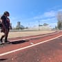 Corredores se lesionan por el mal estado de la pista del CREA
