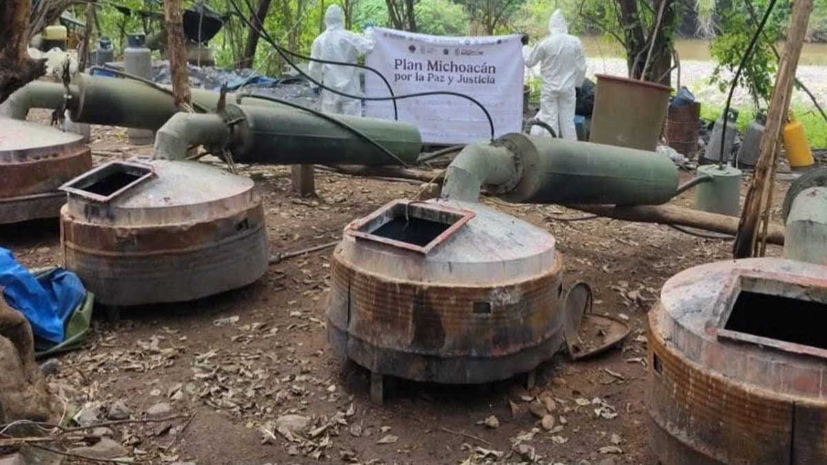 Desmantelan narcolaboratorio en Michoacán y aseguran más de 600 kilos de metanfetamina en un golpe de más de 3 mil 224 millones de pesos al crimen organizado