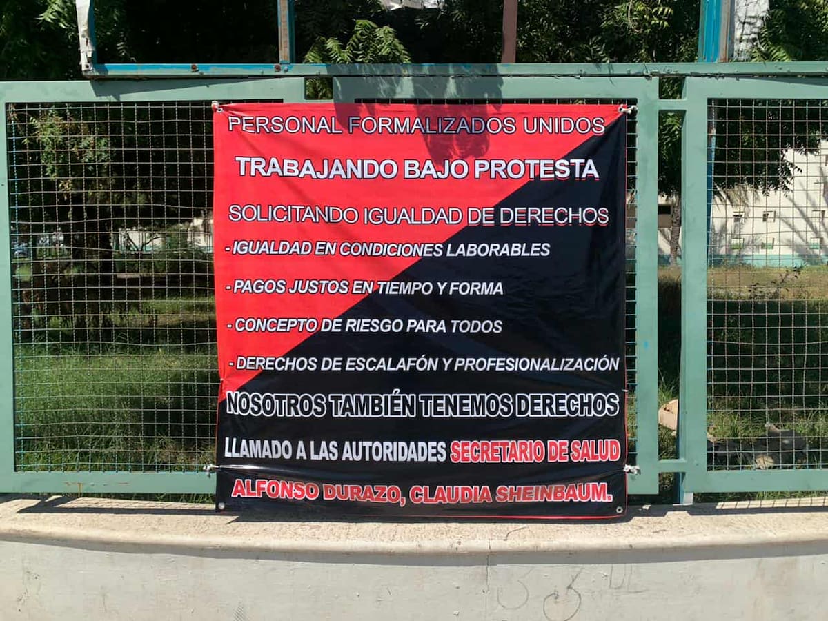 Alrededor de 300 empleados participan en esta protesta laboral.