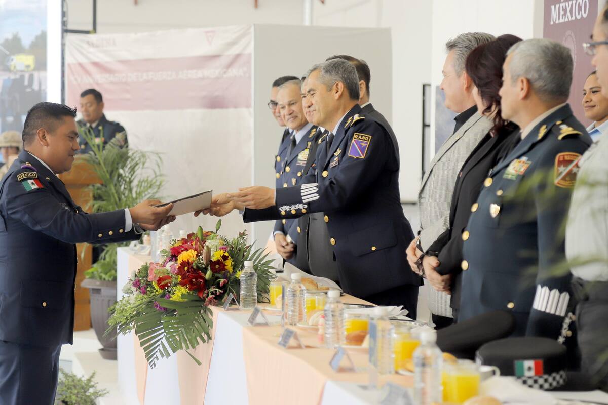 Realiza Fuerza Aérea ceremonia por aniversario 105