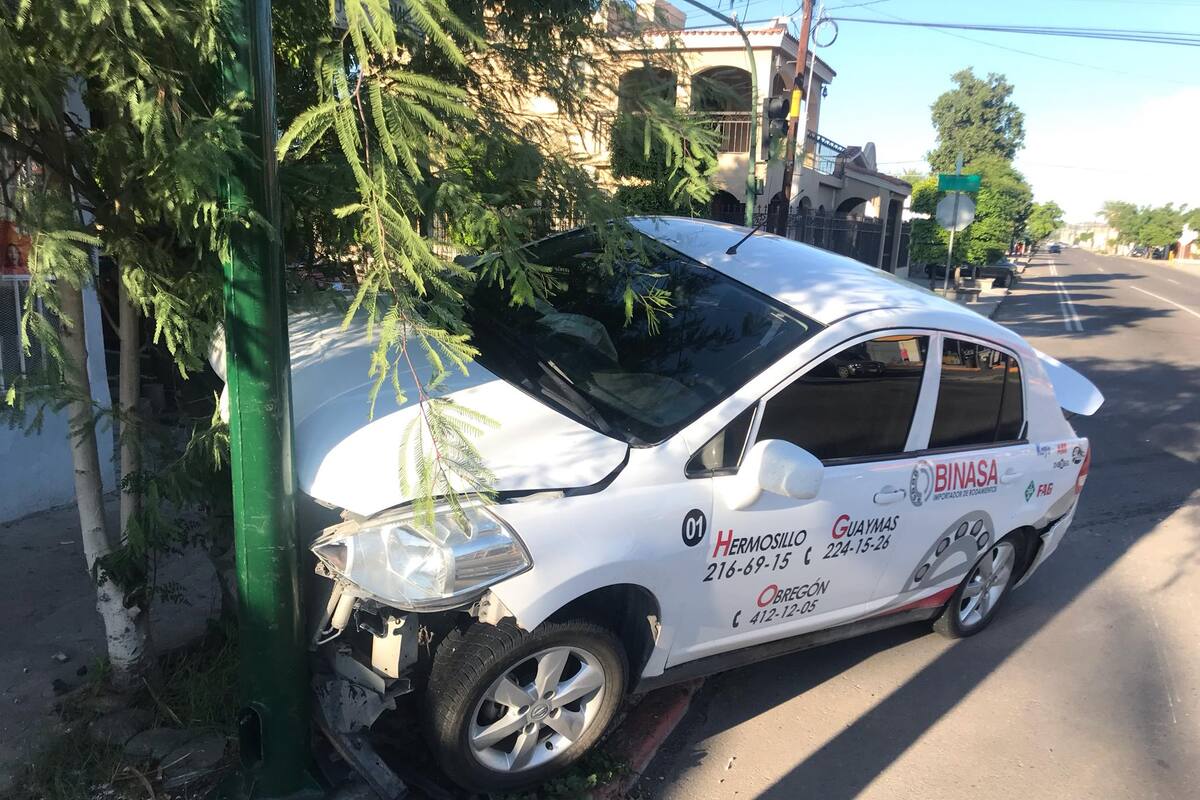 Aparatoso choque no deja heridos en Hermosillo