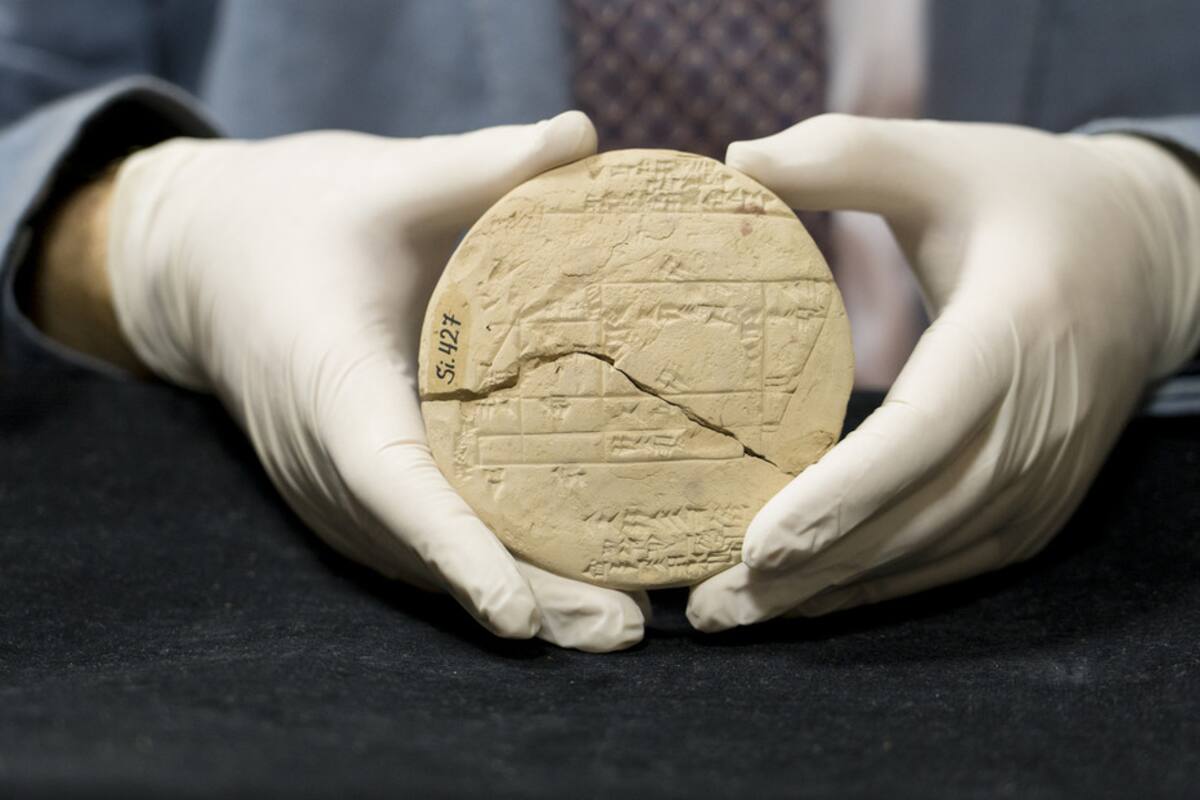 Tablilla expuesta en un museo tiene el ejemplo más antiguo de geometría aplicada