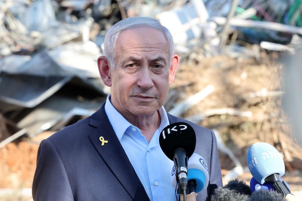 Donald Trump pidió cancelar el juicio por corrupción contra Netanyahu o concederle un indulto, calificándolo como un “gran héroe” de Israel. Foto: EFE/EPA/JACK GUEZ / POOL