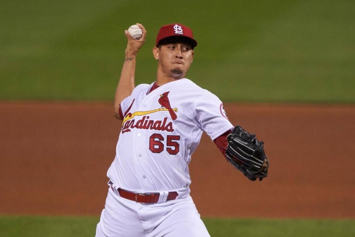 Giovanny Gallegos suma su segundo triunfo de la temporada con los Cardenales