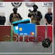 Expulsan a su hijo de escuela y papás colocan corona fúnebre