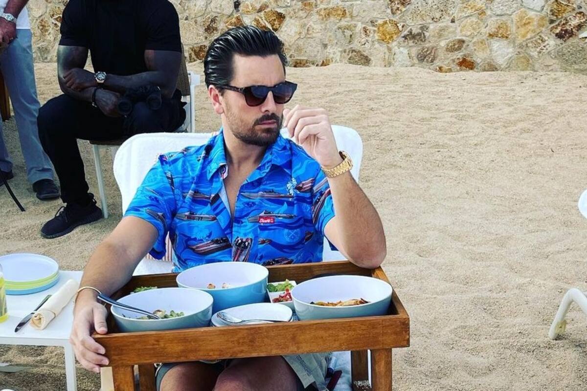 Scott Disick realiza extravagante fiesta de cumpleaños y regala a sus invitados relojes y collares de diamantes